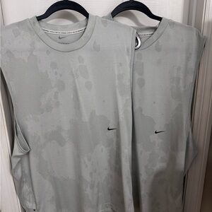 2 Nike-Adv Men's Light Gray Tank Tops